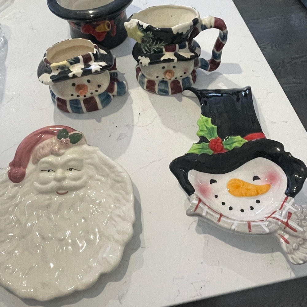 Christmas Table Holiday Decor Santa Snowman Ceramic Plate Cup Milk Bundle Lot